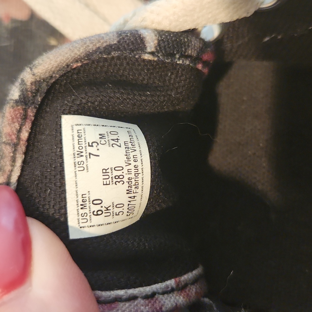 Vans - Picture 3 of 5